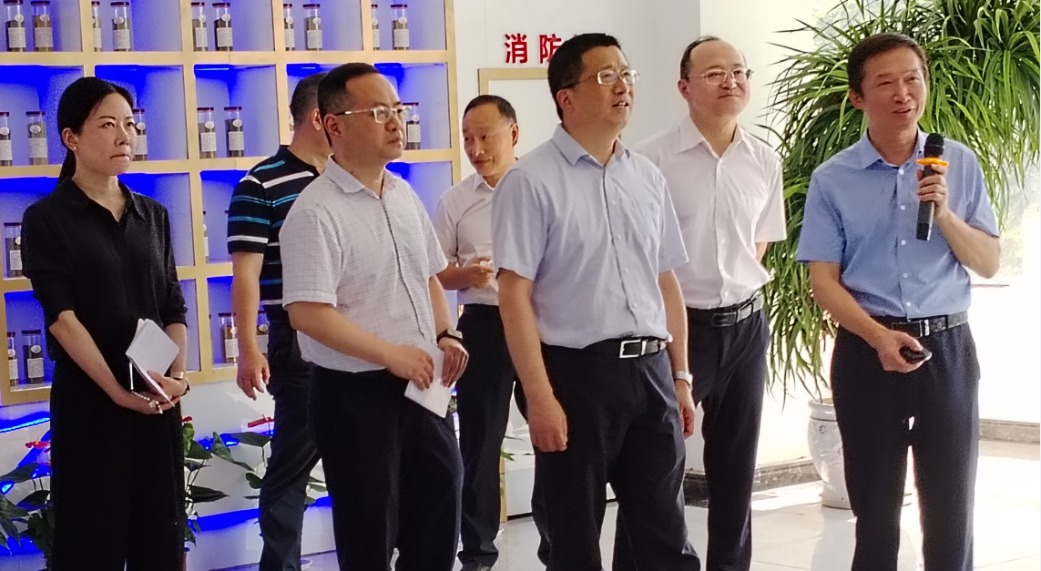 四川證監(jiān)局黨委書記、局長唐理斌一行來公司調(diào)研